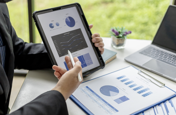 Développer son entreprise sans équipe ni budget